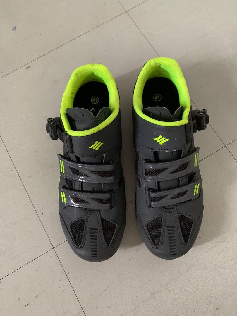 used cycling shoes