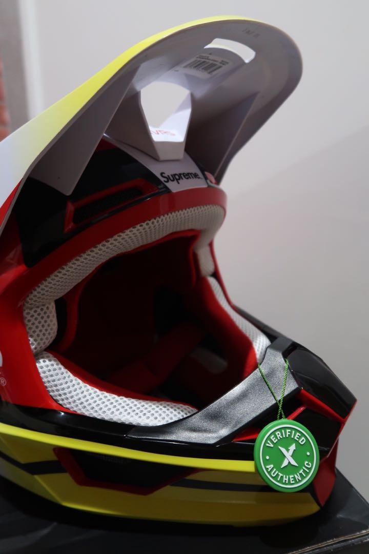 Supreme honda fox deals racing v1 helmet
