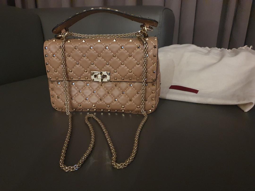 Medium rockstud spike on sale nappa leather bag