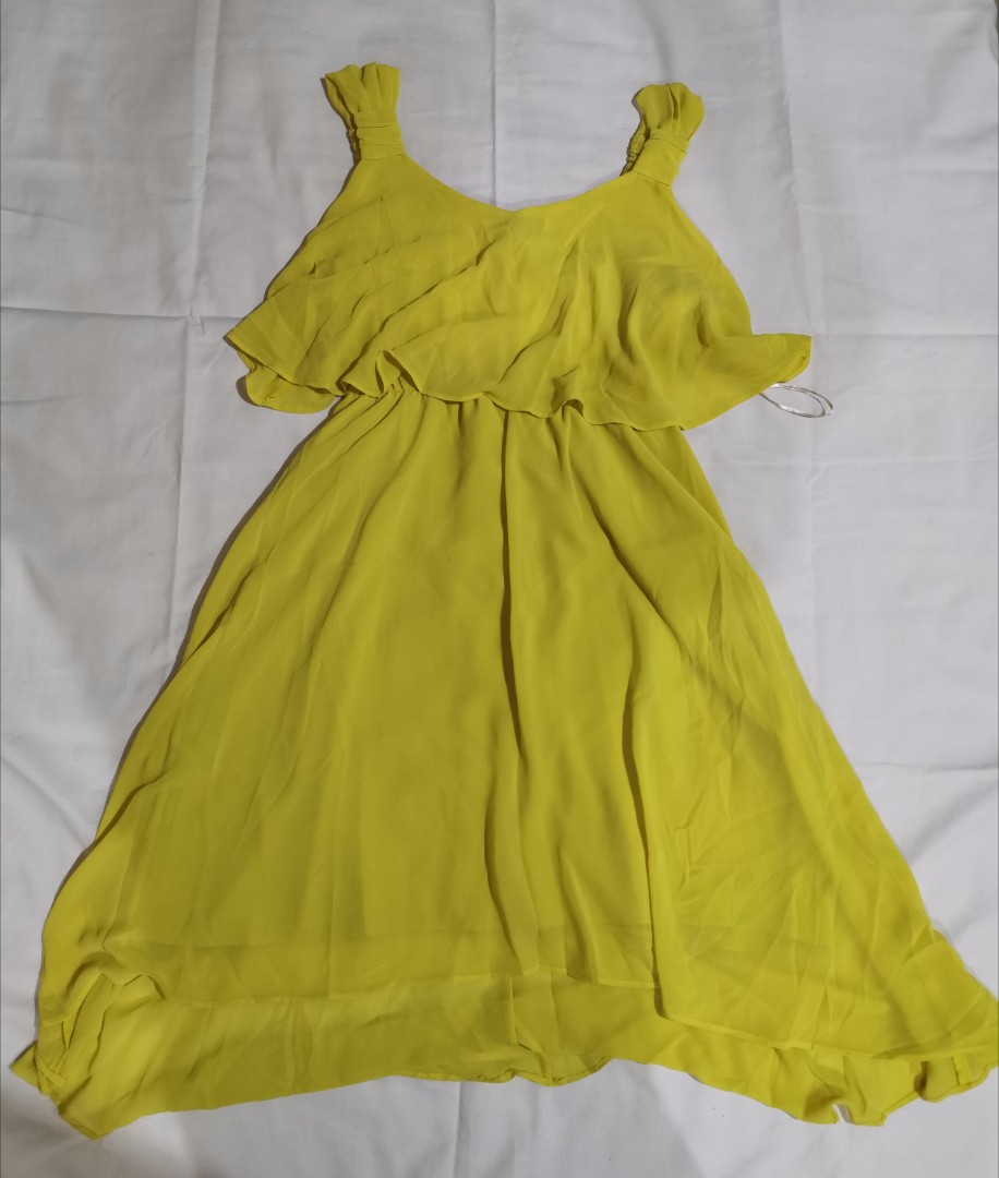 yellow flowy dress