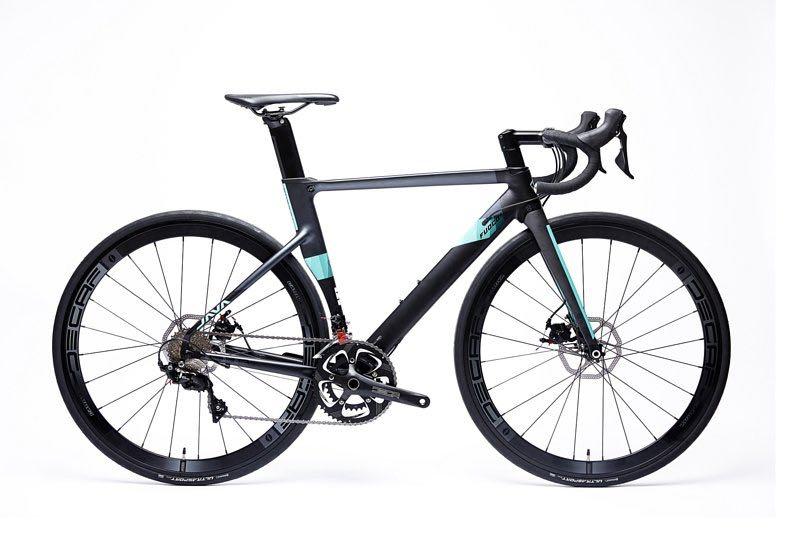 *3 Colours!* Java Fuoco 4 (Category: Bicycles) located in Singapore. Submitted by sgroadie (Listing ID 1015938066, Image 2). Description: 📸 Instagram: https://www.instagram.com/sg_roadie/ 🖥 Website: sgroadie.wixsite.com/sgroadie 🎁Shipping Methods: 🚢Sea Shipping (2-4 Weeks) - FREE ✈️Air Shipping (1-2 Weeks) - Add $130 🔥The AFFORDABLE 22 Speed Java Fuoco 4 with Shimano 105 Components and Cable-Actuated Hydraulic Disc Brakes are finally IN!🎉 �