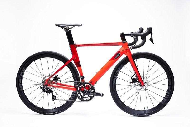 *3 Colours!* Java Fuoco 4 (Category: Bicycles) located in Singapore. Submitted by sgroadie (Listing ID 1015938066, Image 1). Description: 📸 Instagram: https://www.instagram.com/sg_roadie/ 🖥 Website: sgroadie.wixsite.com/sgroadie 🎁Shipping Methods: 🚢Sea Shipping (2-4 Weeks) - FREE ✈️Air Shipping (1-2 Weeks) - Add $130 🔥The AFFORDABLE 22 Speed Java Fuoco 4 with Shimano 105 Components and Cable-Actuated Hydraulic Disc Brakes are finally IN!🎉 �