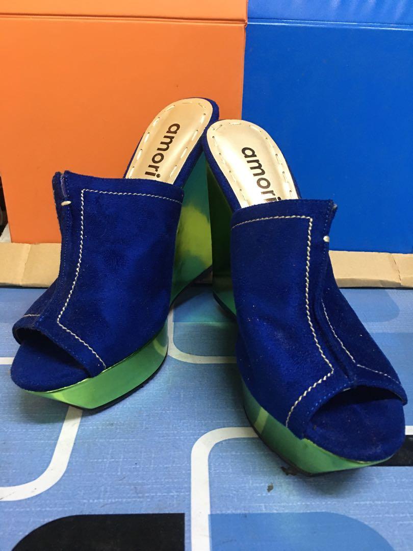 Amori Wedged Shoes Women S Fashion Shoes On Carousell
