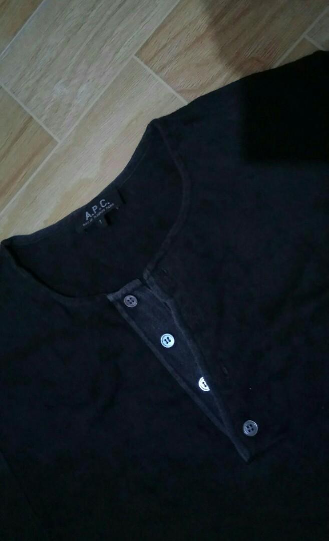 APC (Category: Formal Shirts) located in General Santos City (Dadiangas). Submitted by cold_stone721 (Listing ID 1015968296, Image 3). Description: APC. Size 1. 18w X 26.5l. P200+sf.