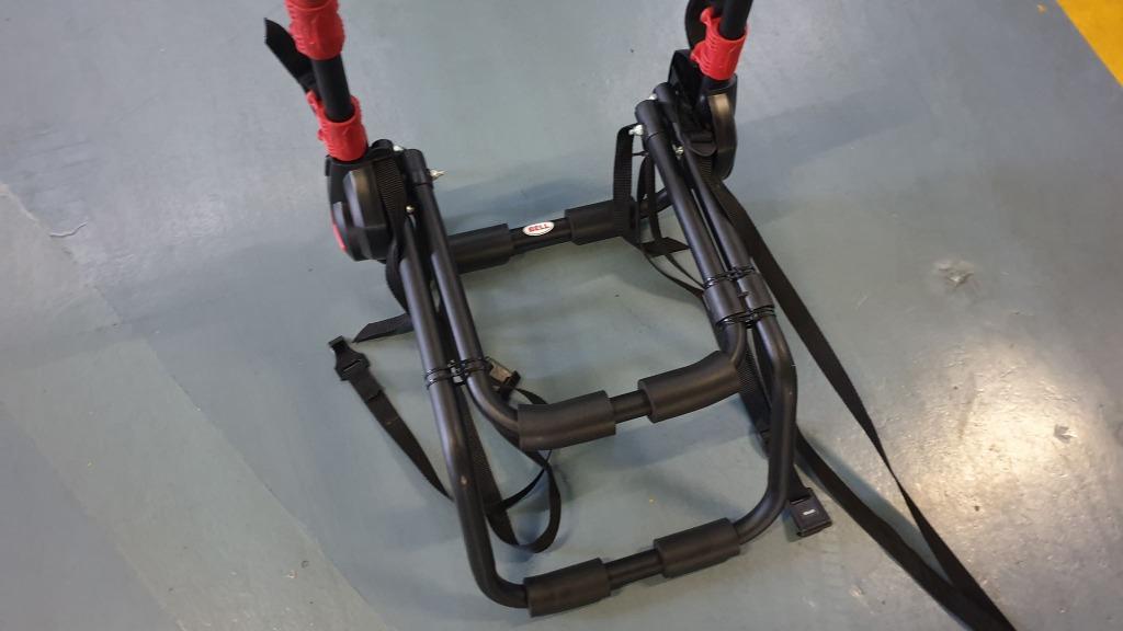 Bell Cantilever 200 2Bicycle Trunk Rack for Car SUV Sale Swap, Sports