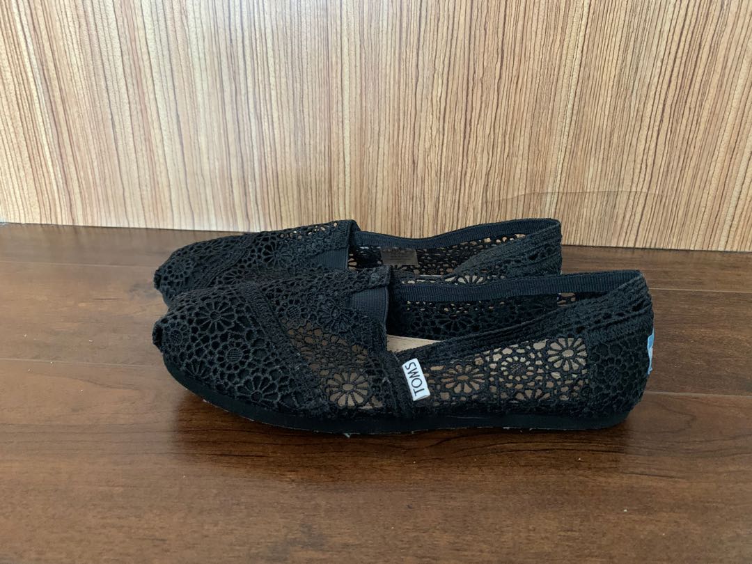 Toms shoes black lace hot sale