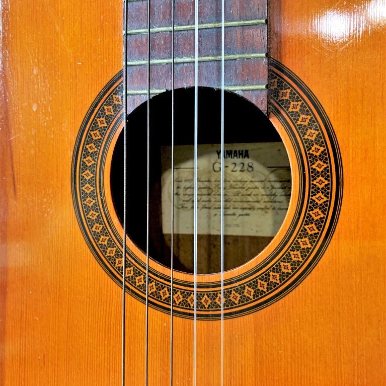 Yamaha g228 classical outlet guitar