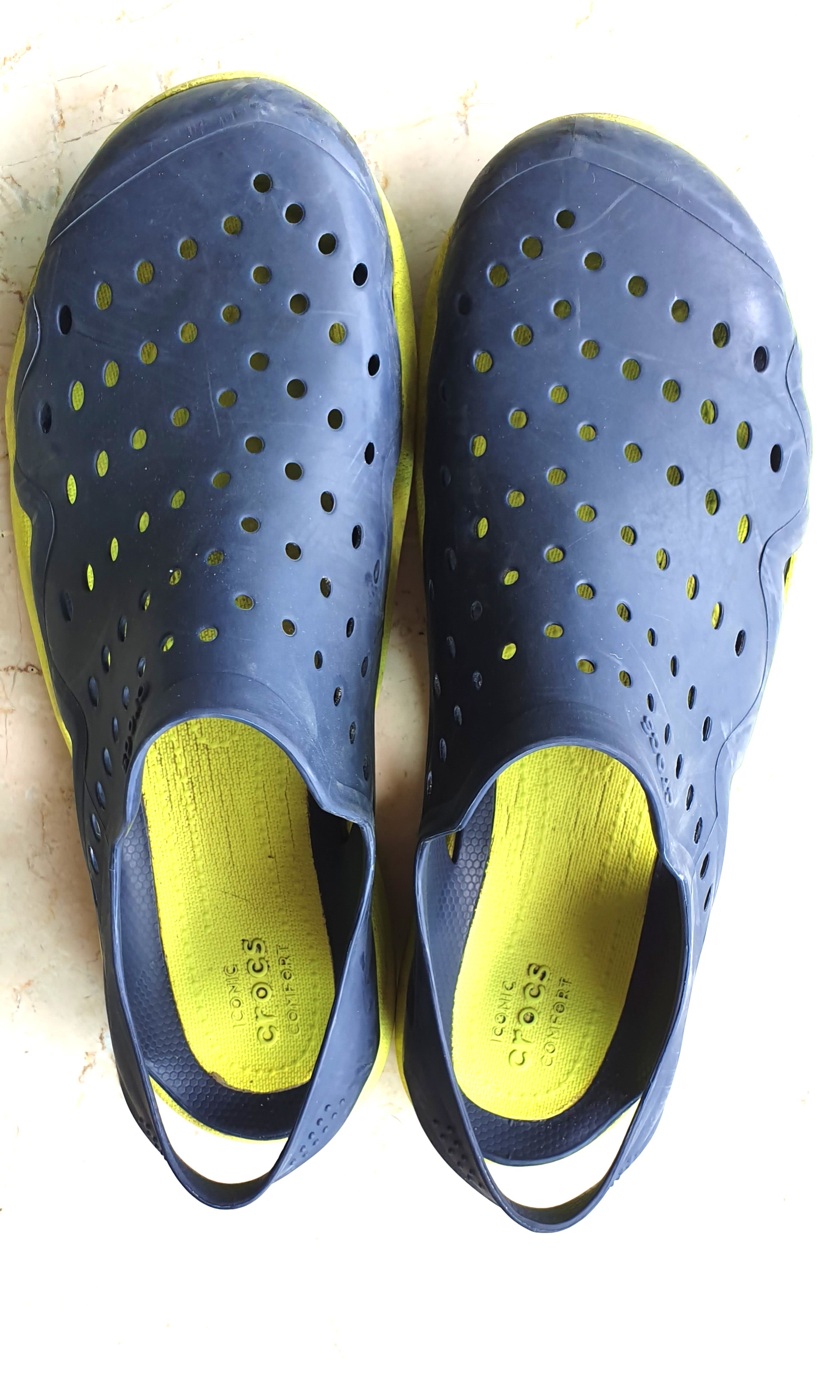 Crocs Comfort, Women's Fashion, Footwear, Sneakers on Carousell