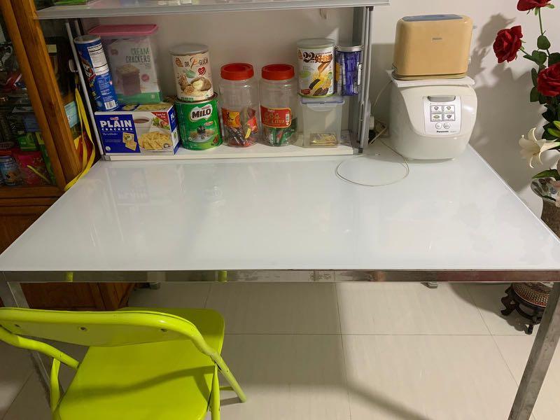 Dining Table (Category: Tables & Sets) located in Singapore. Submitted by happyboi125 (Listing ID 1015949828, Image 1). Description: Good condition dining table Length: 135 cm Breadth: 85 cm Height: 74 cm Self collect at Pasir Ris.