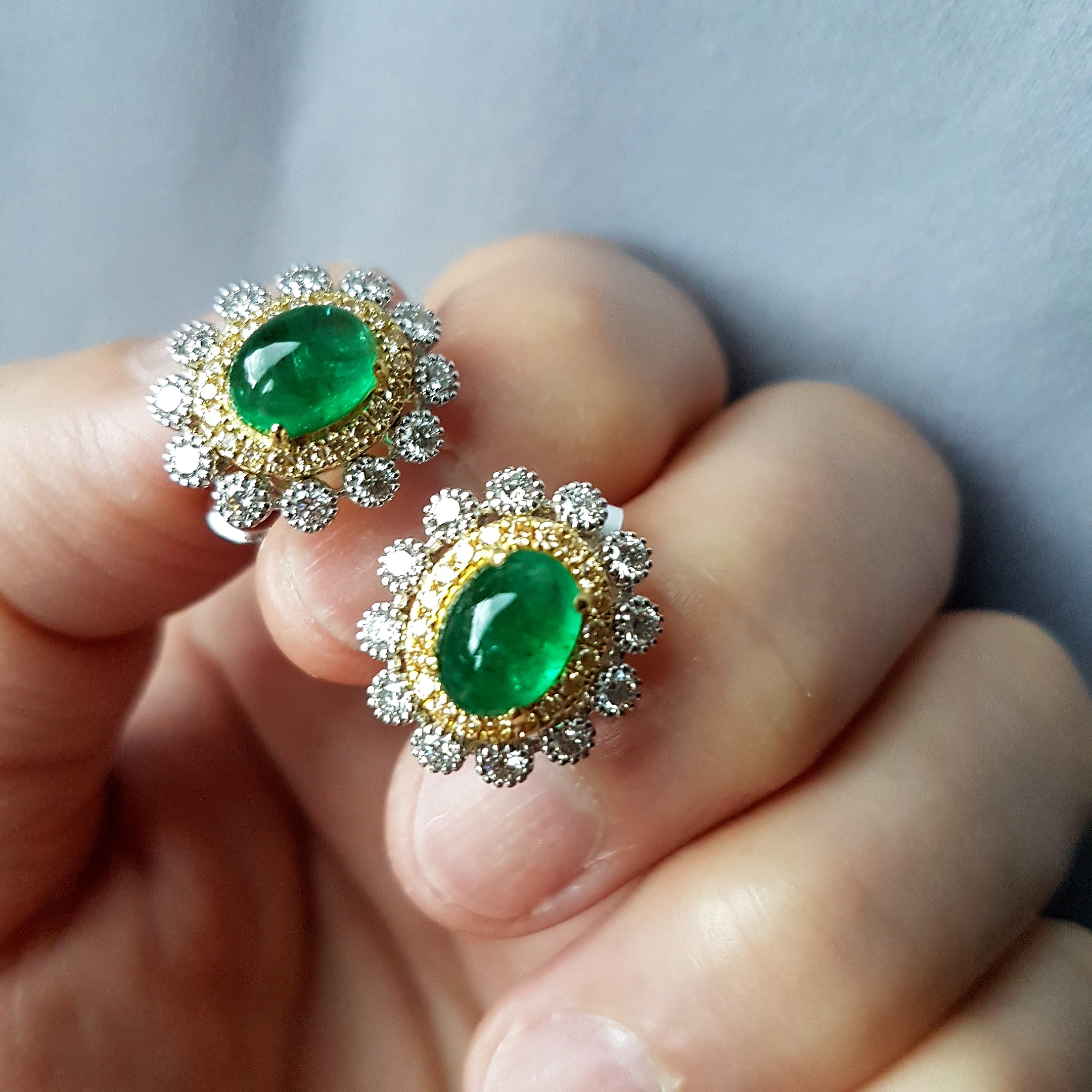 Emerald cabochon earrings discount