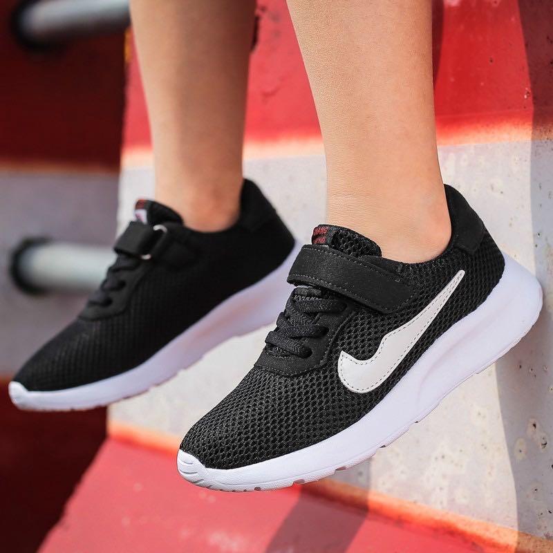 sports shoes free delivery 2020