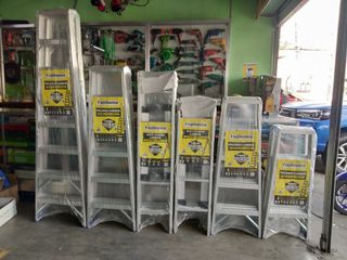 Multi Purpose Folding Aluminum Ladder With Max Load Of 150kg