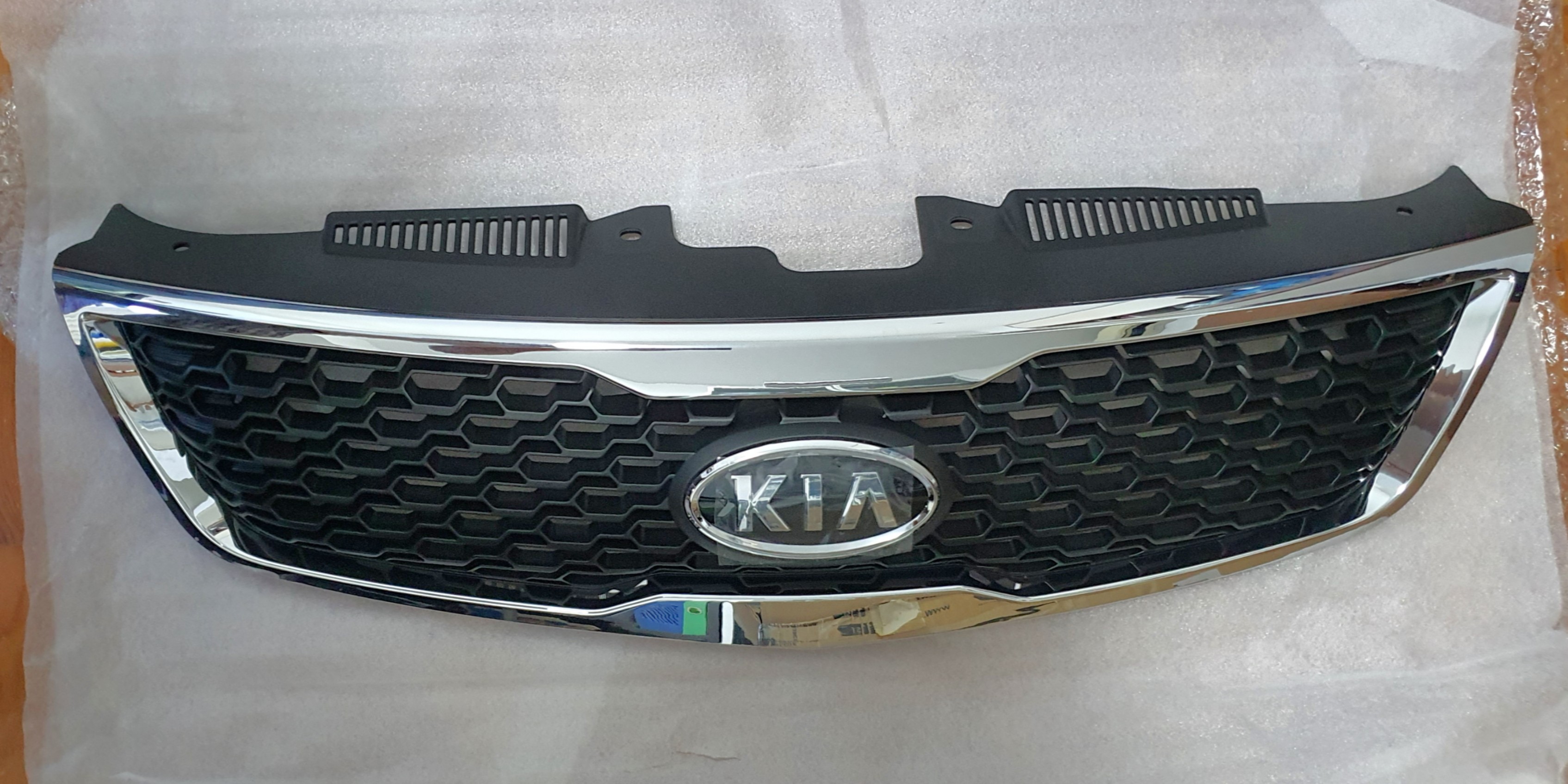KIA FORTE FRONT GRILL NEW OEM, Car Accessories, Accessories on Carousell