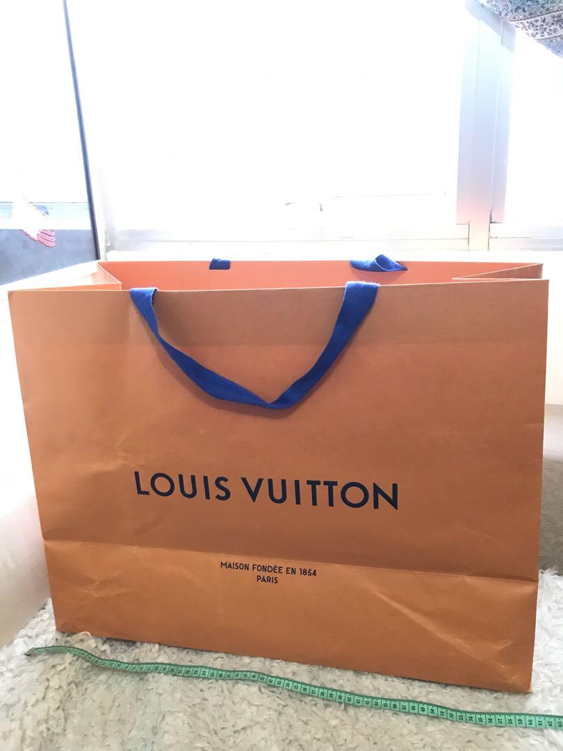 Louis Vuitton Book Card knowledge card paper bag paperbag dust bag dustbag  kantong belanja LV original asli authentic