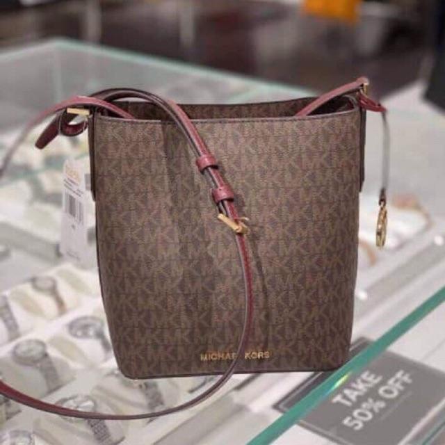 michael kors kimberly small bucket bag