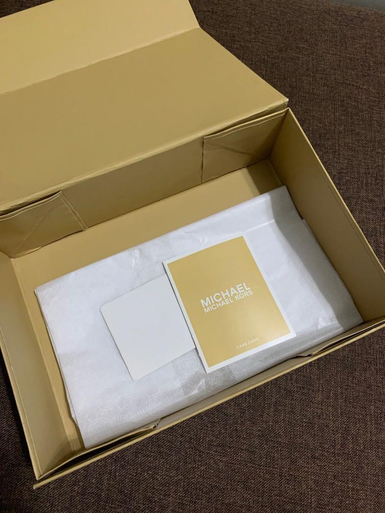 Michael kors wallet box hotsell