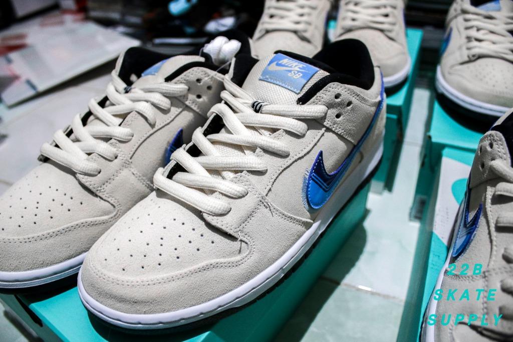 nike sb dunk low light cream deep royal blue