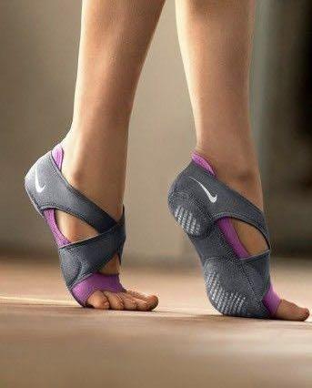 pala Lavandería a monedas Están familiarizados Nike Studio Wrap 3 Yoga Non-Slip Shoes, Women's Fashion, Footwear, Sneakers  on Carousell