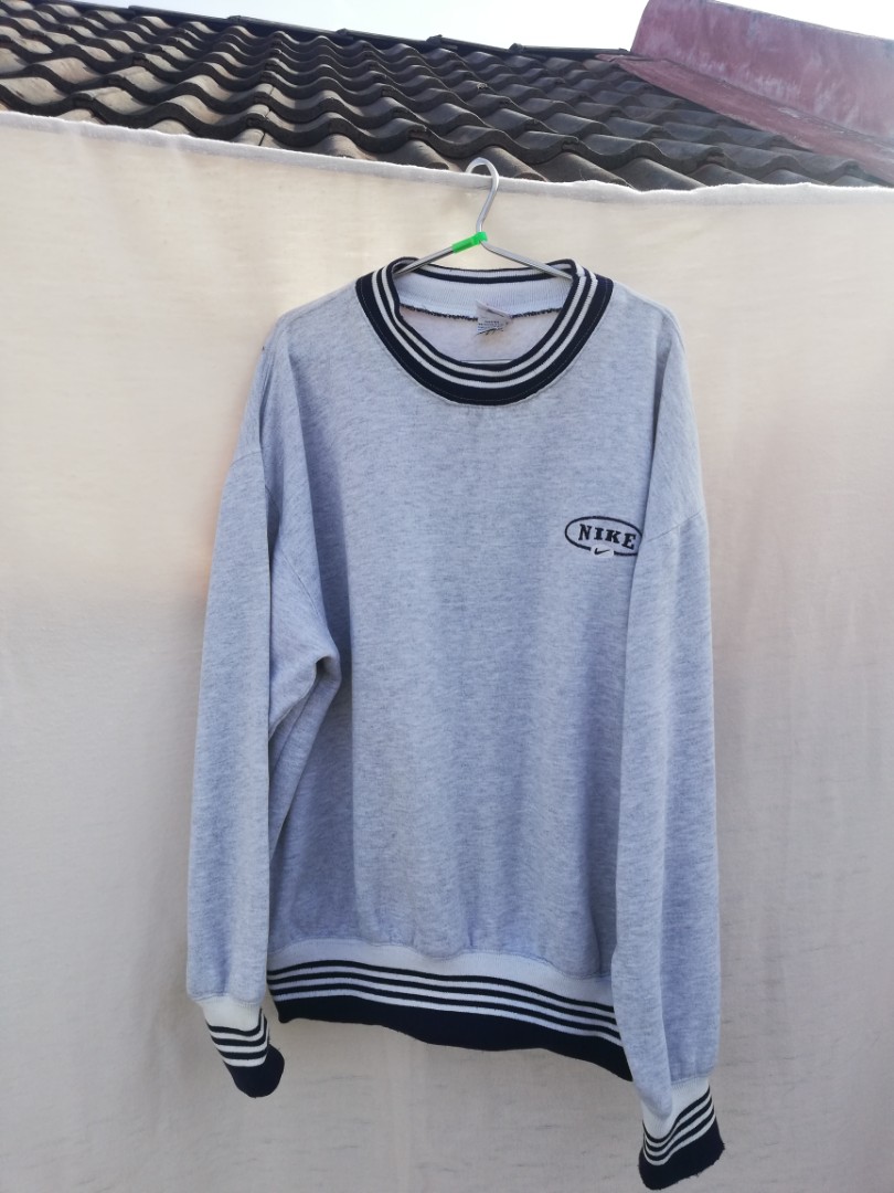 grey nike sweatshirt vintage