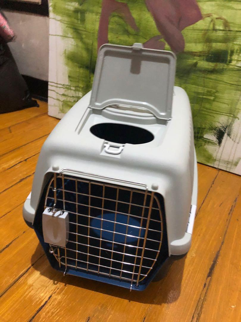 medium sized pet carrier