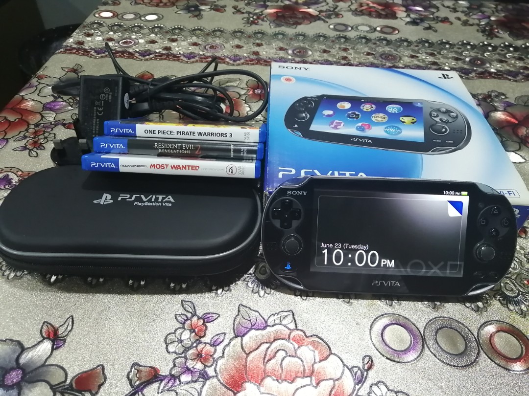 Ps Vita 1k full set Video Gaming Video Game Consoles