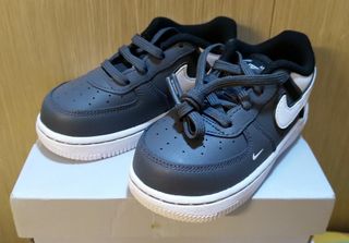 （分類：）位於 。 由 under300sneaker 提交（商品編號 1015840501，圖片 1）。簡介： 。