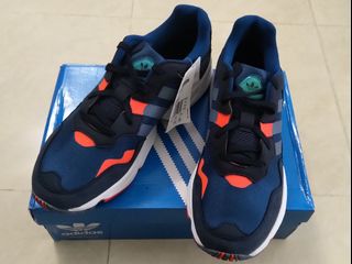 （分類：）位於 。 由 under300sneaker 提交（商品編號 1015918453，圖片 1）。簡介： 。