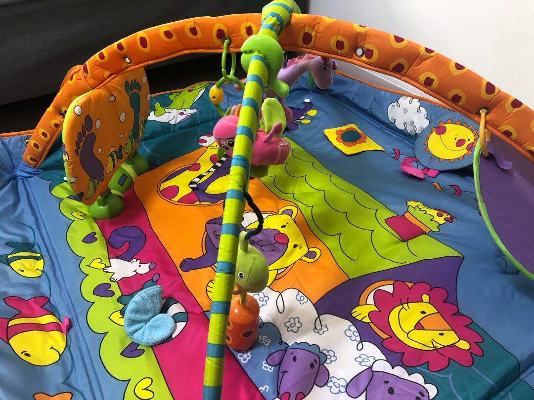 gymini kick & play tiny love