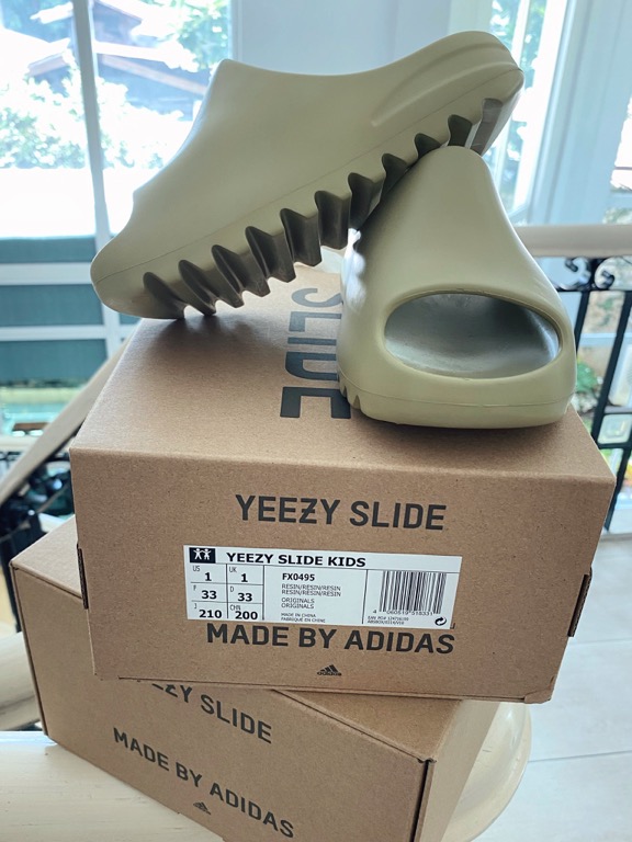 Yeezy Slides Kids Resin, Men's Fashion, Footwear, Slippers
