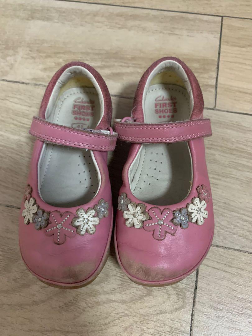 baby pink baby shoes