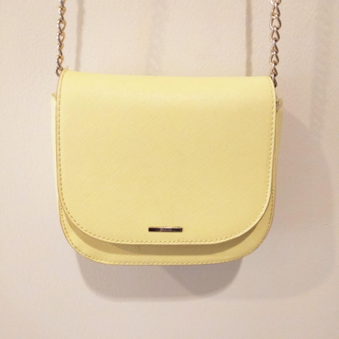 BERSHKA ORIGINAL Sling Bag, Fesyen Wanita, Tas & Dompet di Carousell