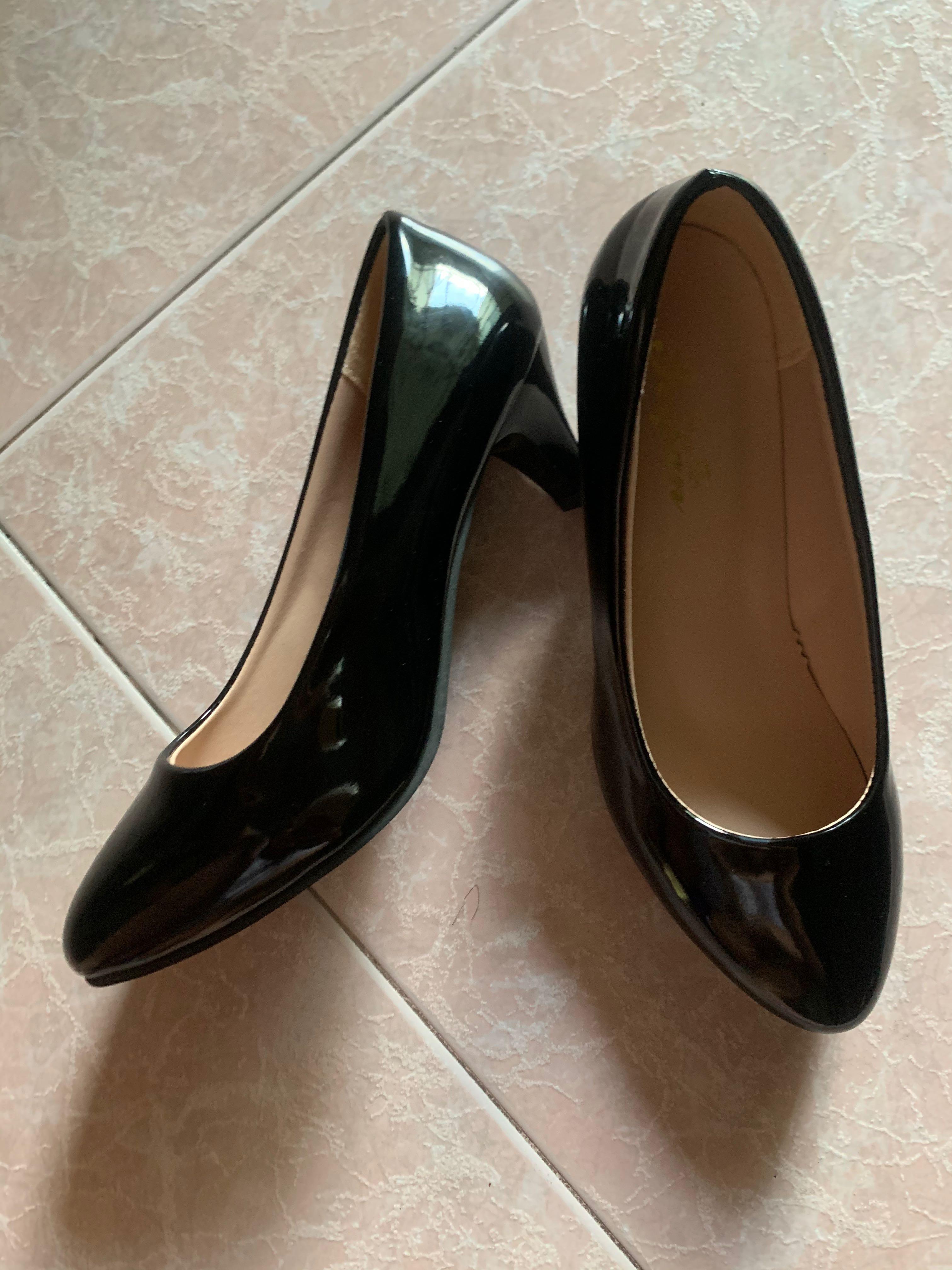 short court heels