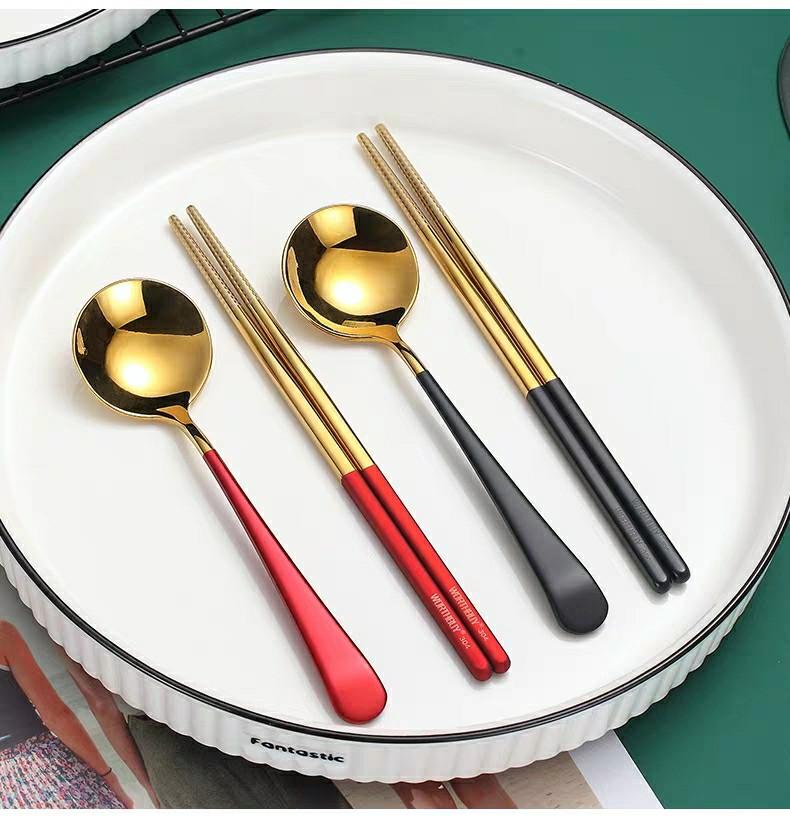 Chopstick and spoon set, Furniture & Home Living, Kitchenware