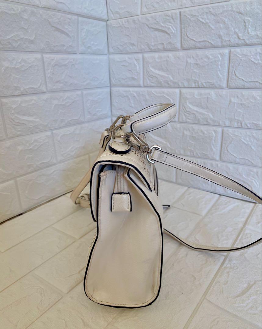 Citylife White Sling leather Bag