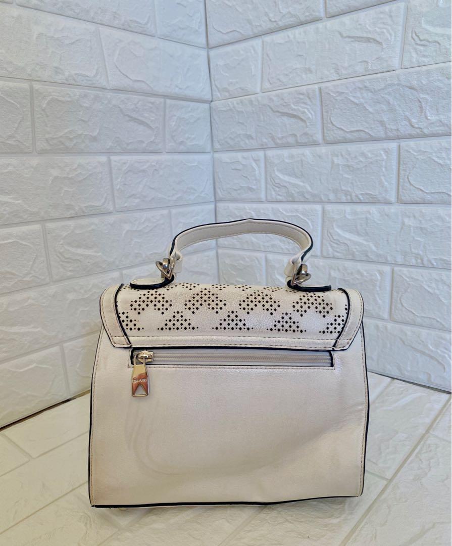 Citylife White Sling leather Bag