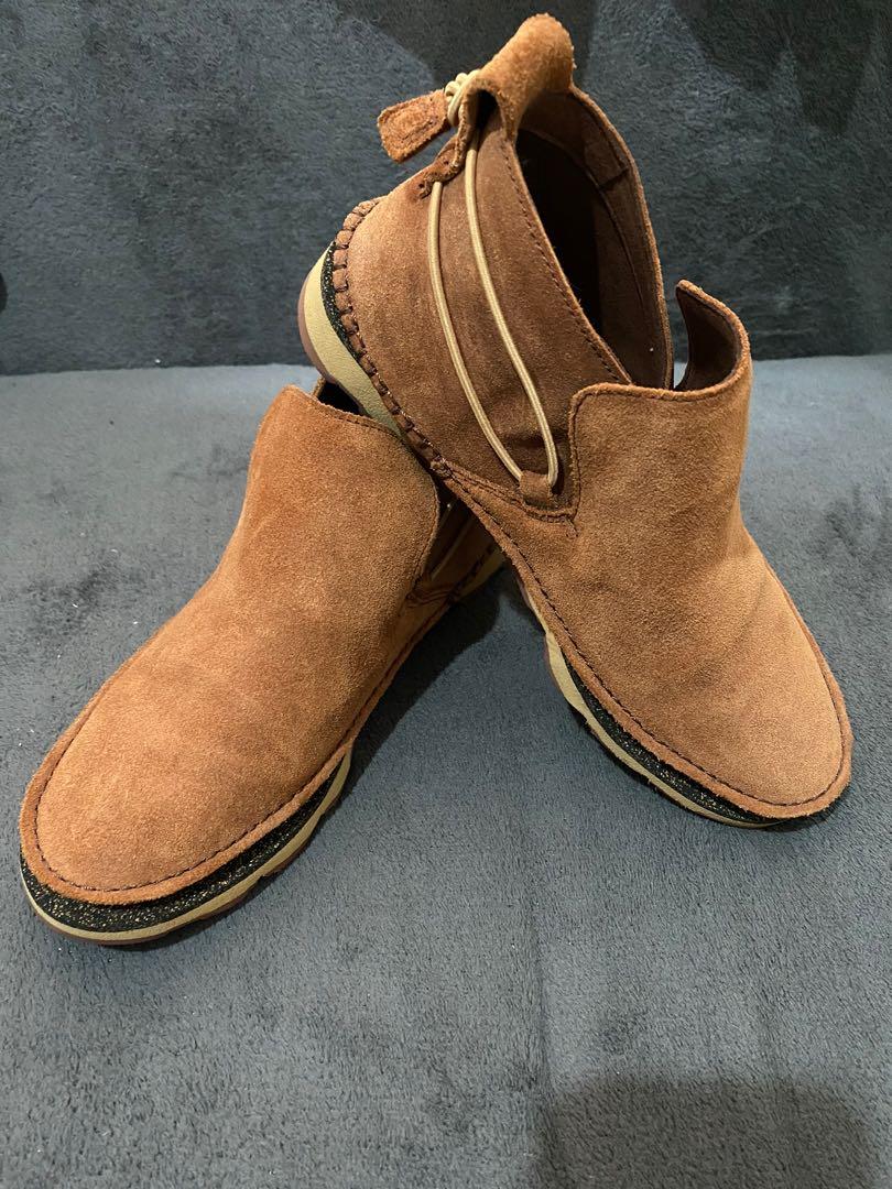 Clarks Brown Boots (Category: Boots) located in Paranaque City. Submitted by cheesecakeflow (Listing ID 1016051292, Image 1). Description: ❗️LAST PRICE POOSTED Clarks Brown Boots US Women Size 7 Authentic, mall bought Purchased from Clarks store in Kuala Lumpur for 5k Used once and indoors, can pass as brand new 😉 RFS: Wrong size Shipping/delivery shouldered by buyer Payment thru bdo/gcash only Message me if interested! 🥾 .