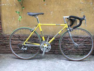 best road bikes under 30000