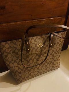 (Category: ) located in . Submitted by gelette (Listing ID 1016150383, Image 1). Description: .