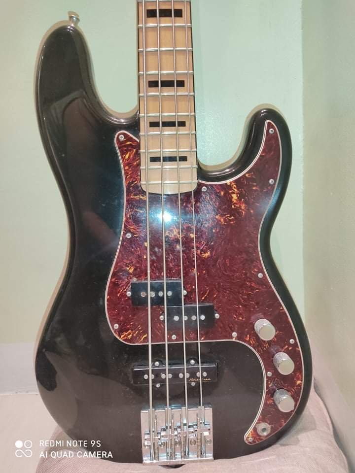 Fender Precision Bass Special