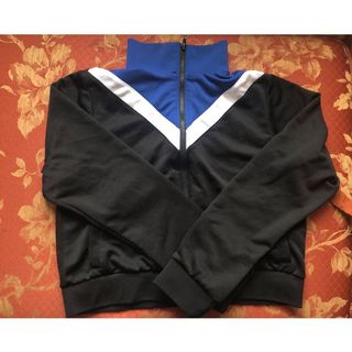 (Category: ) located in . Submitted by amaswardrobe (Listing ID 1016194464, Image 1). Description: .