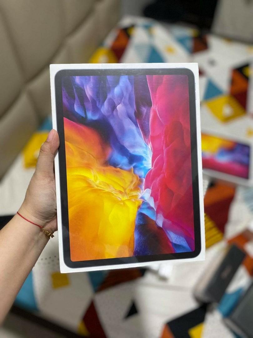 iPad Pro 2020 11 inch” 256gb space gray (Category: iPad) located in Quezon City. Submitted by itemsforadoption (Listing ID 1016134734, Image 1). Description: One way or another, we're all stuck somewhere with this pandemic. And we can't do anything about that, but what we can do and can control is how we spend our time! Make time at home or at work easier with the brand new Ipad Pro, has yet to be released in apple stores. Will be out around Augu