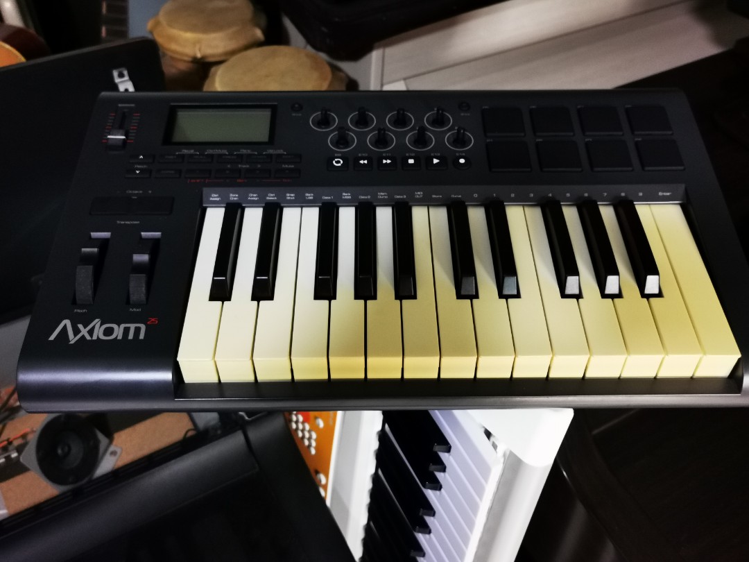 M audio axiom 25 midi keyboard piano, Hobbies & Toys, Music & Media