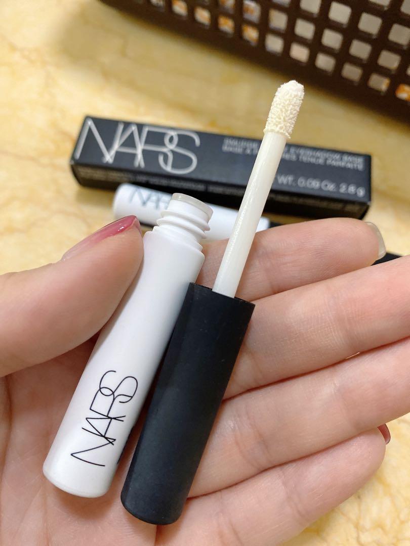 Nars眼影底霜 eyeshadow base, 美容＆化妝品, 健康及美容 皮膚護理, 化妝品 Carousell