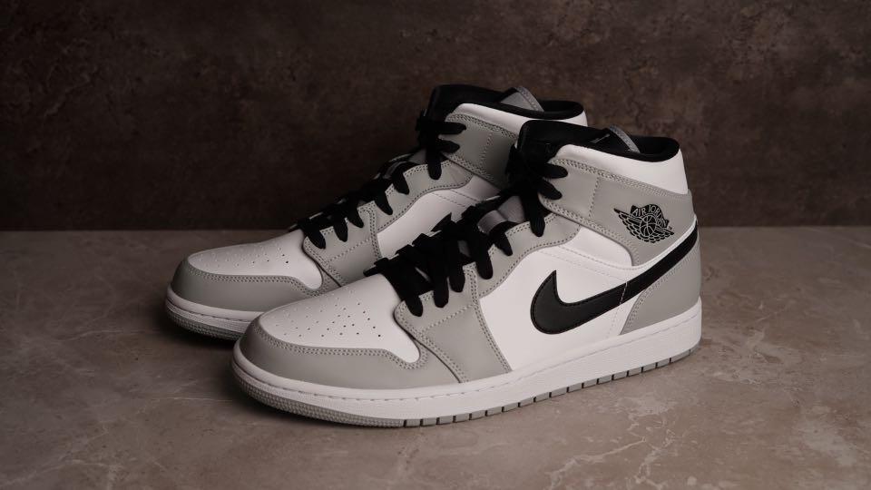 NIKE AIR JORDAN 1 MID LIGHT SMOKE GREY ORIGINAL, Fesyen Pria, Sepatu ,  Sneakers di Carousell