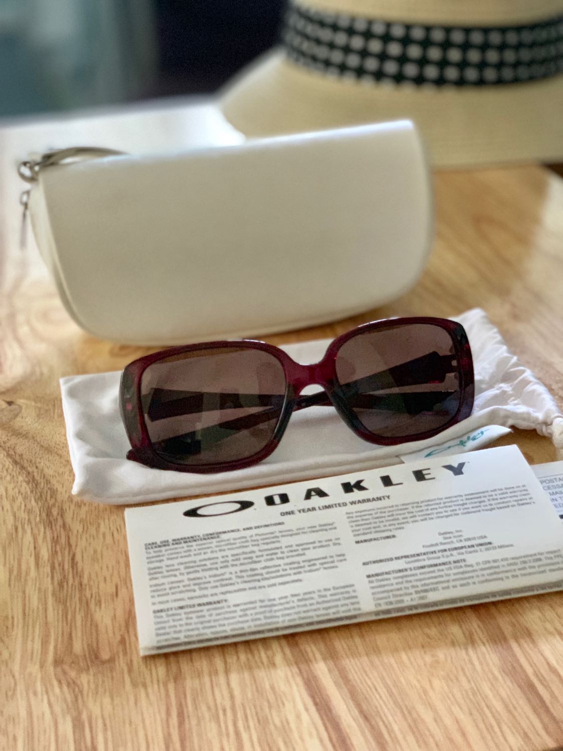 oakley sung