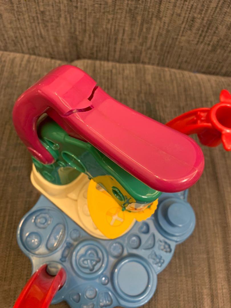 Play-doh Ice Cream Fountain (Category: Kids Toys) located in Antipolo. Submitted by motheranddaughterco.ph (Listing ID 1016148033, Image 3). Description: Accessories are not included, lever is broken but is still working well. Comes with a free ice cream cart. +SF MOP: PNB, Gcash or BPI.