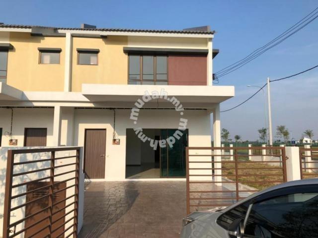 Rumah Teres Dua Tingkat Corner Lot Saujana Perdana Cempaka Sari Brand New House Property For Sale On Carousell