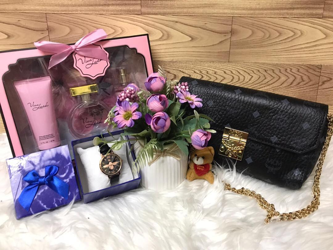 Set Hantaran, Women's Fashion, Bags & Wallets, Crossbody Bags on Carousell