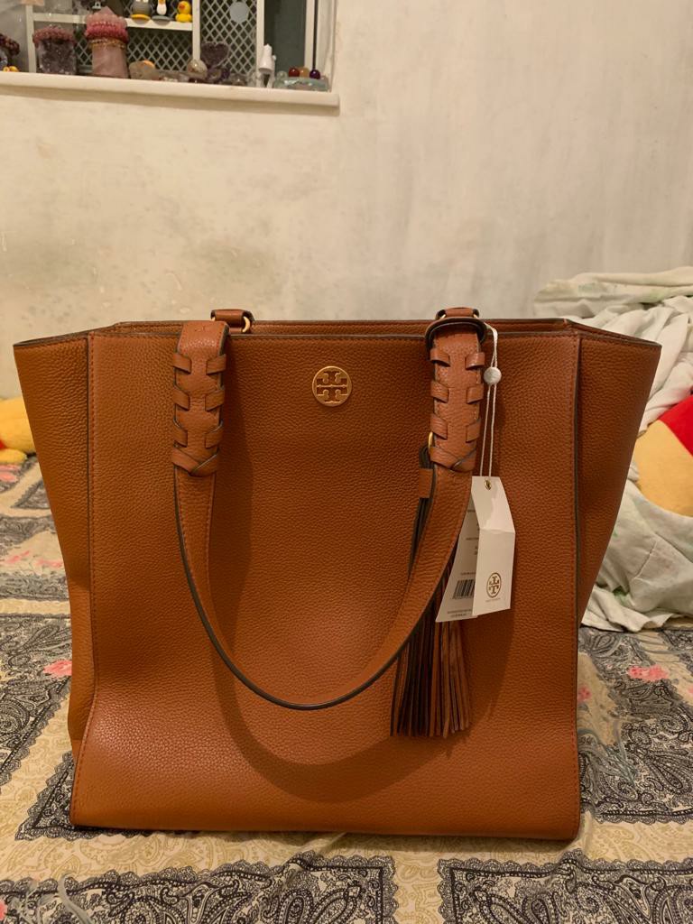 Tory burch brooke pebbled shoulder bag hotsell
