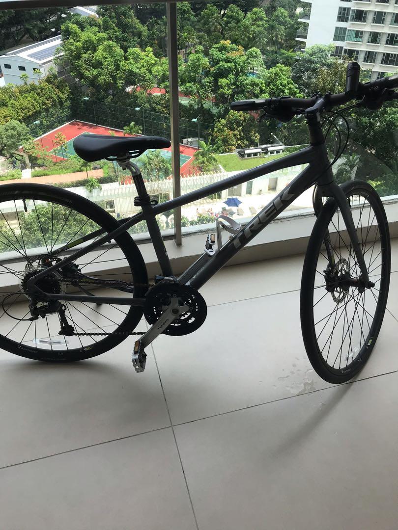 Trek 7.4 FX Disc in Gloss Grey